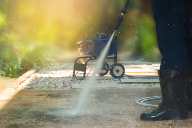 Best Pool Deck Cleaning  in Hometown, IL